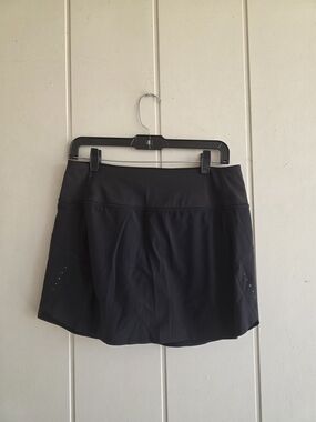 Athleta Run With It 14" Skort Skirt Shorts Black Sz Medium